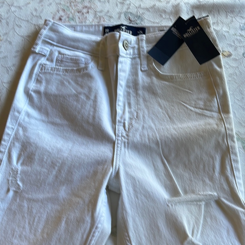 These are really cute skinny jeans white size W24 L30.